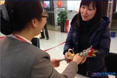 一朵康乃馨 盡顯平安人壽江西分公司溫馨