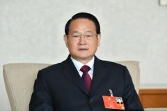 奮發(fā)蹈厲作示范 對(duì)標(biāo)一流勇爭(zhēng)先 描繪好新時(shí)代江西改革發(fā)展新畫卷&mdash;&mdash;專訪全國(guó)人大代表、江西省委副書記、省長(zhǎng)易煉紅