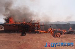 贛縣一磚廠遭&ldquo;火魔&rdquo;吞噬 消防半小時(shí)滅火