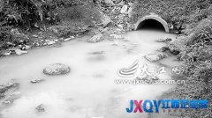 工業(yè)園區(qū)附近惡臭熏天 村民質(zhì)疑企業(yè)廢水直排贛